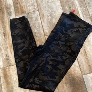 Spanx Camo legging